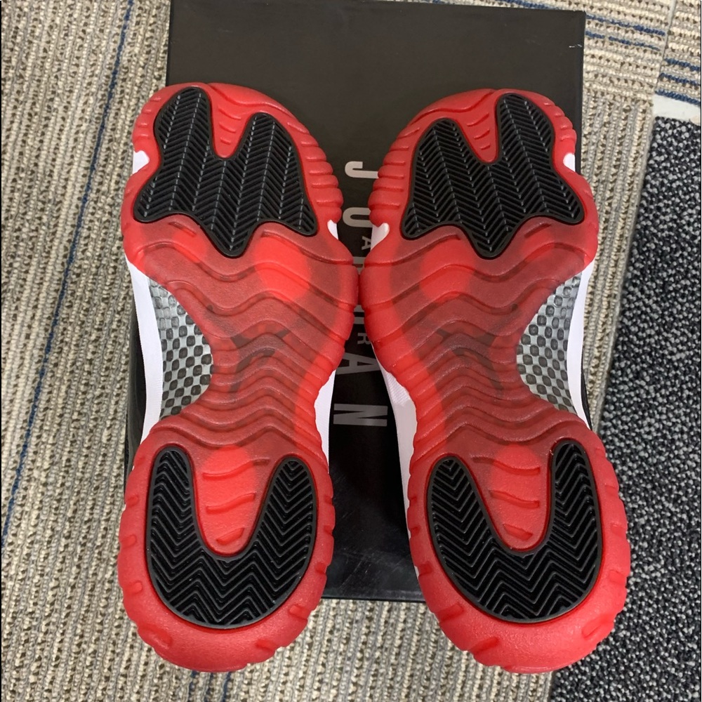 Jordan 11 retro low Concord Bred